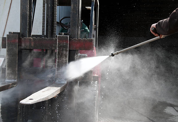 Best Dumpster Area Cleaning  in Meiners Oaks, CA